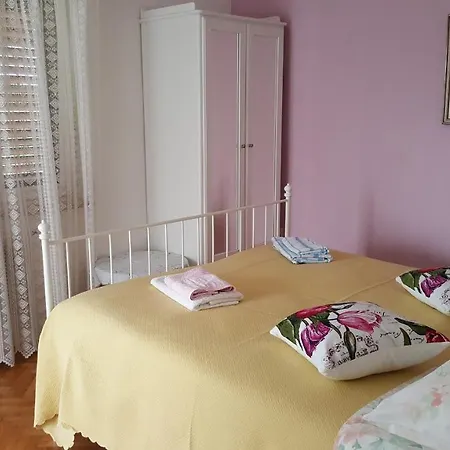 Апартаменты Haus Silvia Ровинь