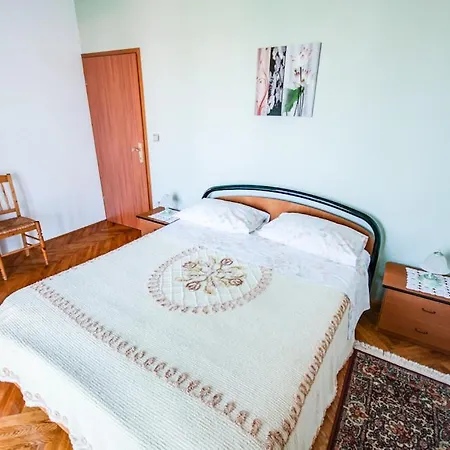 Haus Silvia Апартаменты *